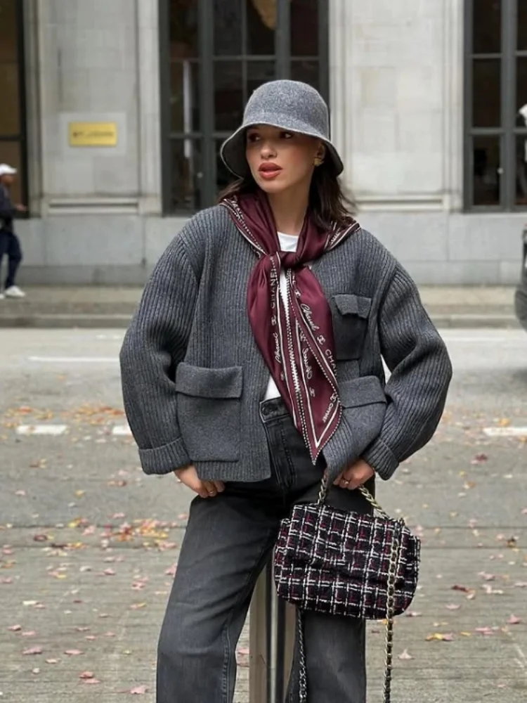 

Gray Elegant Casual Knitted Cardigan Women Long Sleeve Pockets Loose Short Sweater Autumn Daily Commuting Knitwear 2026 New