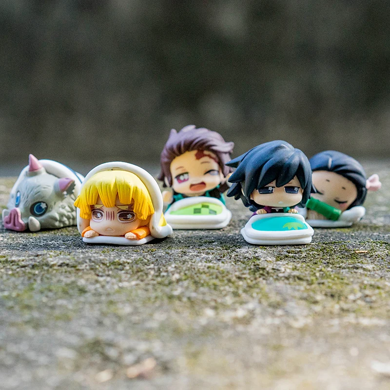 Figuras de demon slayer tomioka giyuu agatsuma zenitsu kamado tanjirou kamado nezuko hashibira inosuke boneca de dormir modelo presente para crianças