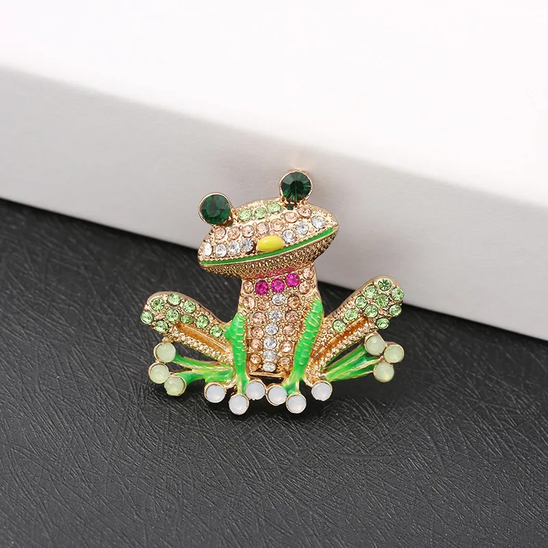 Frog temperament metal drop oil animal brooch