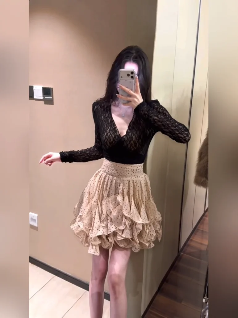 

Fashionable plus Size Lace Base Shirt Top Women's V-neck Half-sleeve Checkered Skirt Set Summer Commute Style High Waist Shor...