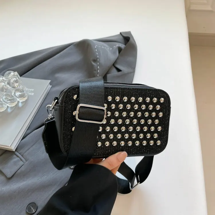 

2026 Women's Vintage Camera Bag Retro Small Square Crossbody Purse Soft Genuine Leather Multi-way Shoulder Bag for Casual Dating