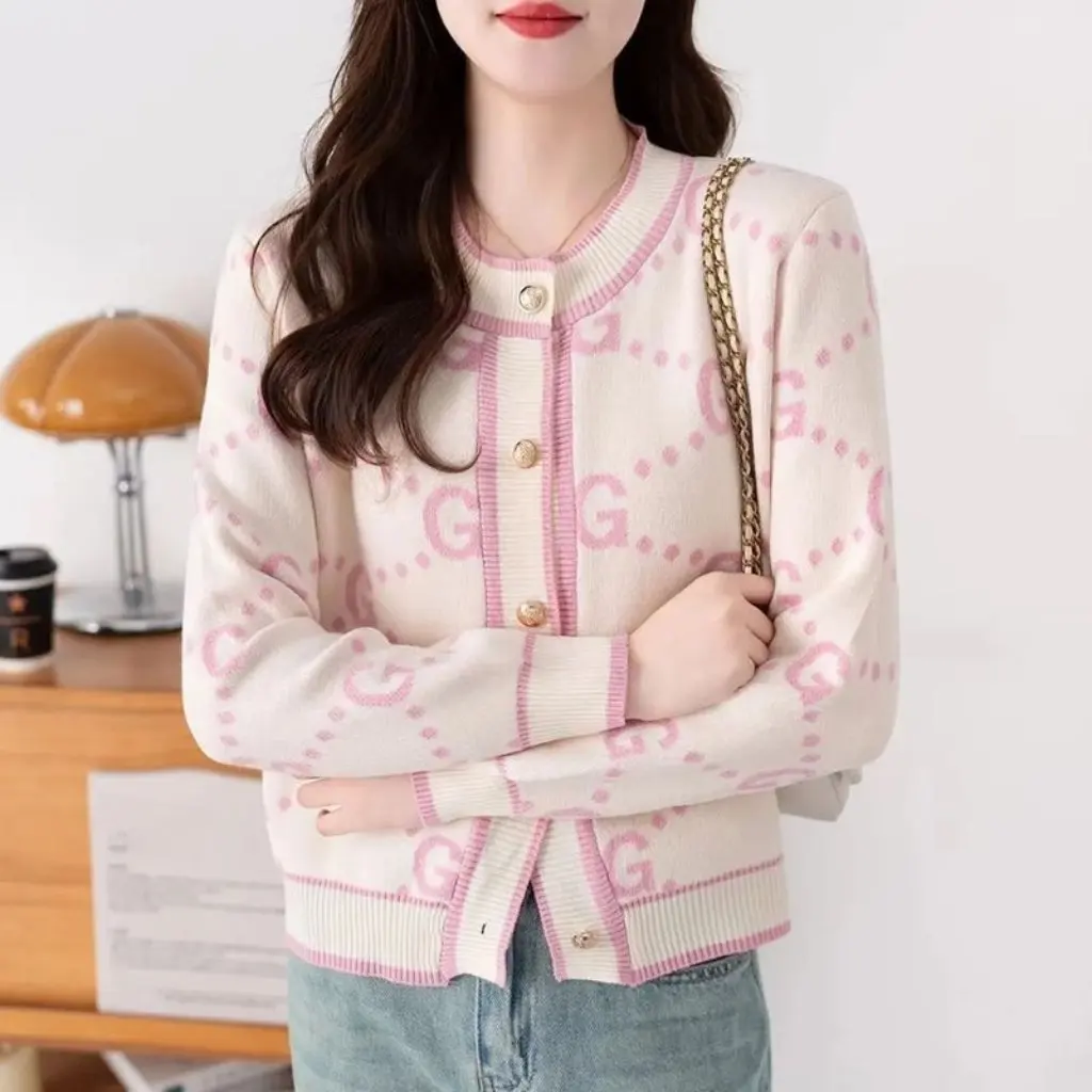 

Women's French-Style Knit Sweater with Heavy Metal Buckle Elegant Thick Cardigan Jacket for Spring Autumn Age-Reducing Fashion