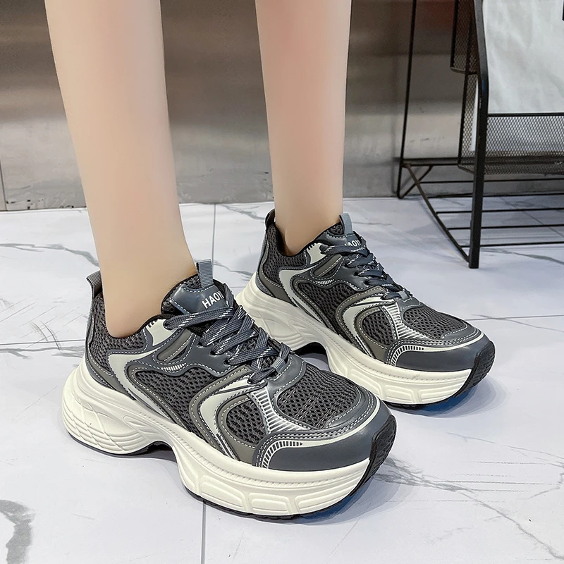 

New style breathable shock-absorbing lightweight casual sports shoes four-season thick-soled dad shoes for women