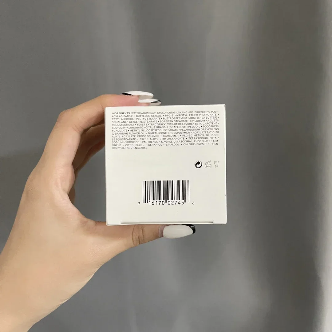 비타민 페이스 베이스 드 마끼아쥬 비타민이 함유된 보습 파운데이션 크림 여성용 메이크업