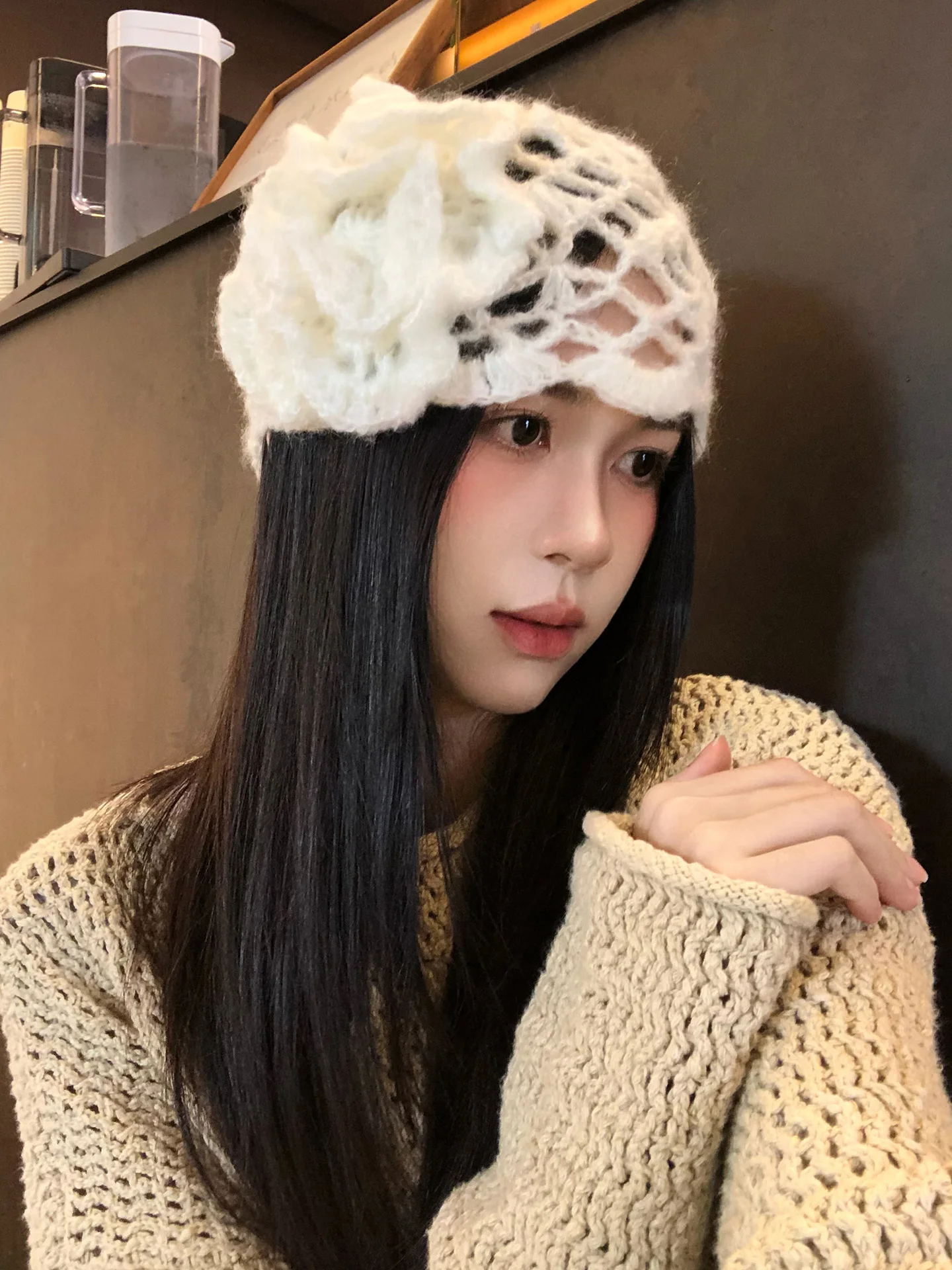 Korean Style Floral Knitted Hollow out Tunic Hat for Women Early Autumn New Fashion Breathable Small Face Effect Pull over Cap