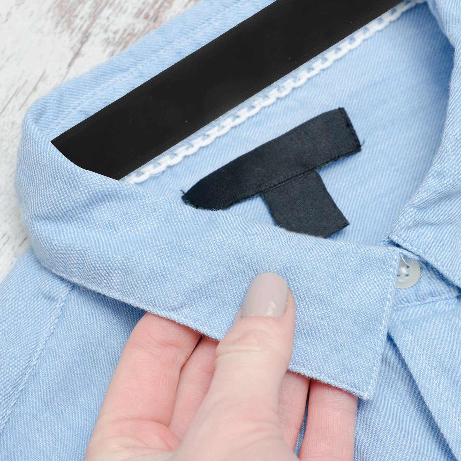 

50pcs Sweat Pads Absorbent Disposable Hat Liner Cushion Stain Protector For Shirts Caps Adhesive Non-Woven Pads For Men Women