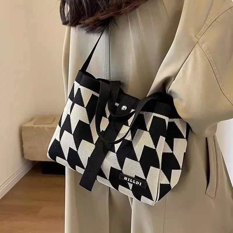 Retro Casual Contrast Plaid Handbag for Women, New Fashion Small Square Bag 2023, Simple and Unique Crossbody Bag