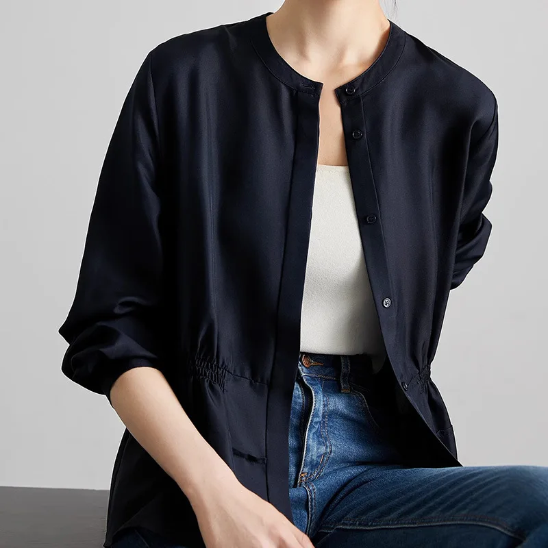 Seidenhemd im alten Geld-Stil, taillierter Mantel, kleiner Stehkragen, weiß, neue Damenbekleidung für den Sommer