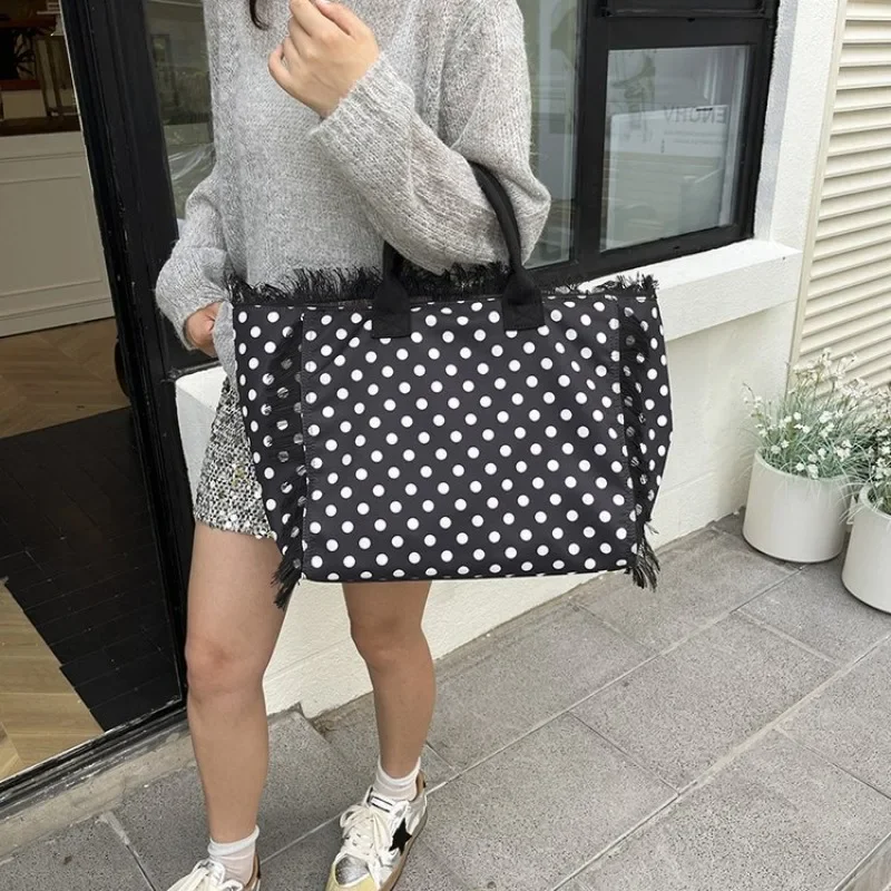 

Diaper Bag Fashionable Minimalist Designer Handbag Elegant Leather Crossbody Satchel For Women Stylish Textured Tote