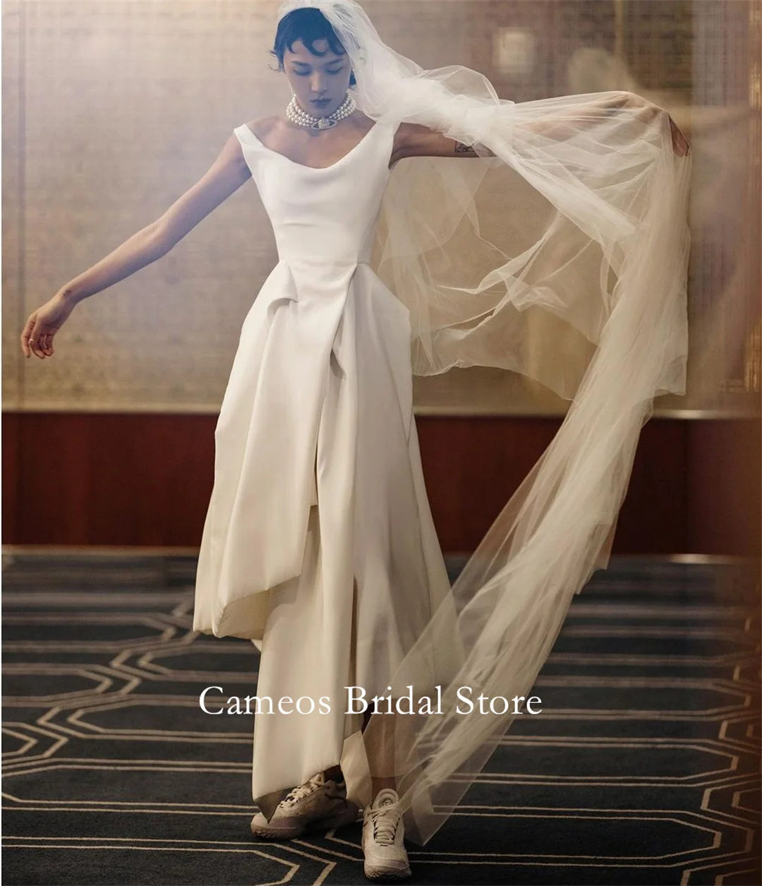 

SONDR Ruffles Satin Korea Elegant Wedding Dress Custom Made Bride Dress 웨딩드레스 Sleeveless Gorgeous Ivory Wedding Gown Bridal