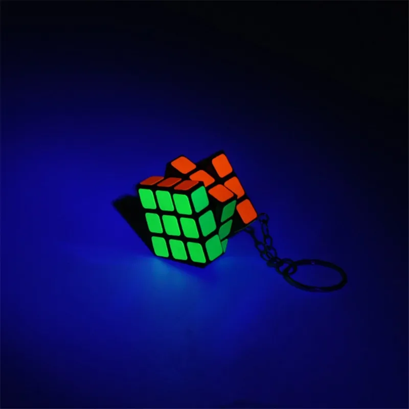 Magic Cube Keychain Professional 3x3x3 Speed Puzzle Cube Pendant Mini Magic Cube Toys Kids Education Learning Gift Toys