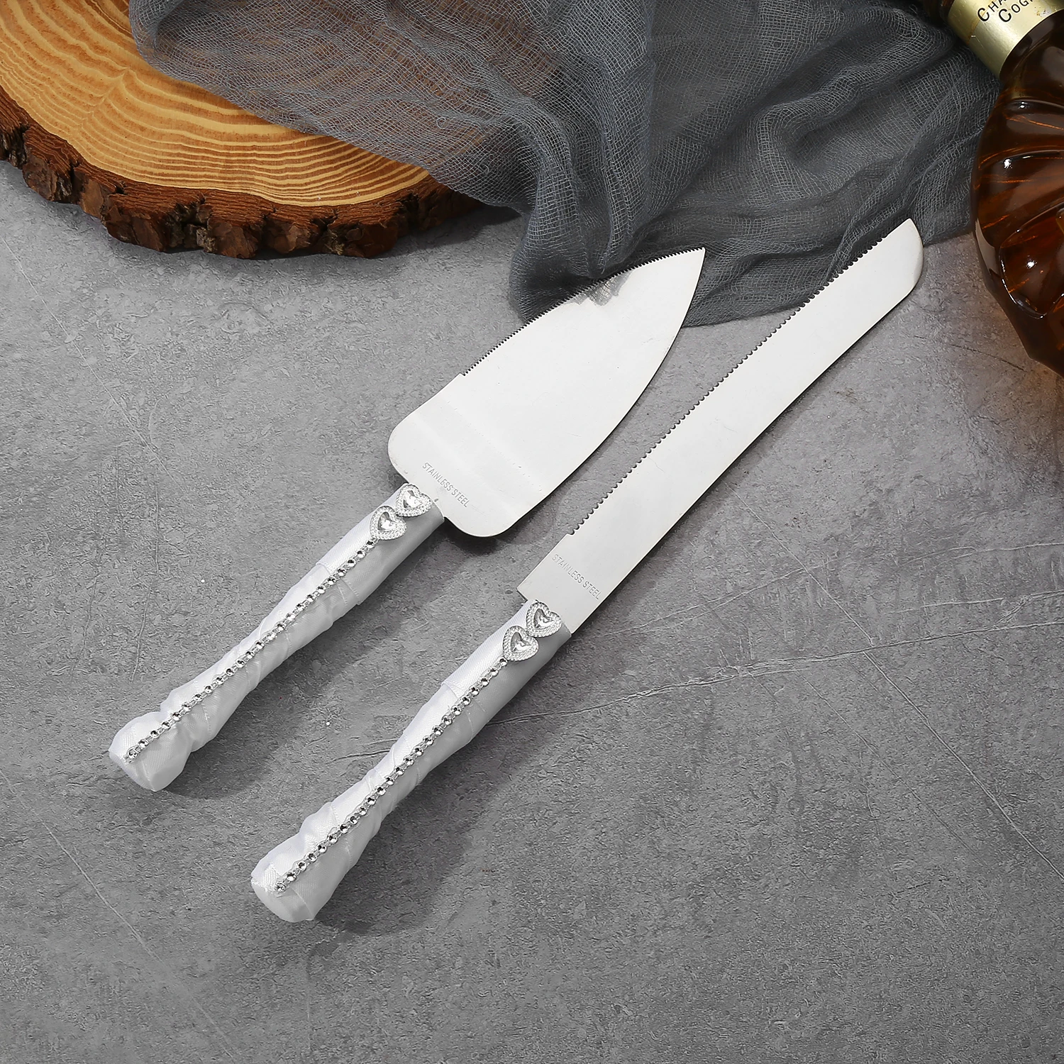 

Романтический набор посуды для свадебного ужина в форме сердца, идеально подходящий для нарезки торта