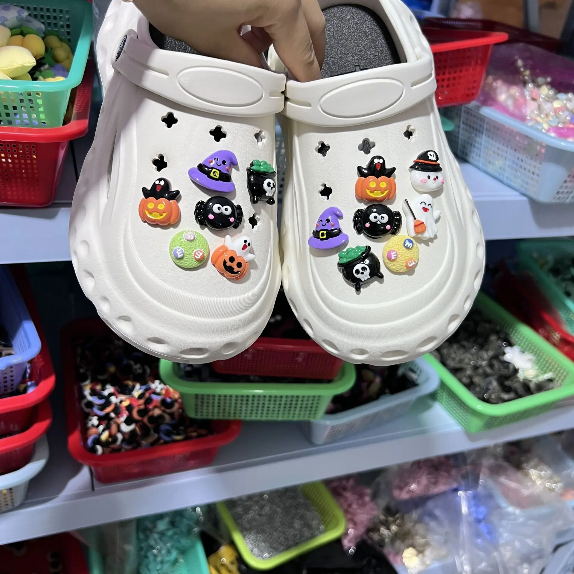 Halloween Cartoon Muster Loch Schuh Charms Zubehör Schuhs chnalle Kürbis Schuh Blume DIY Schuhe Dekorationen