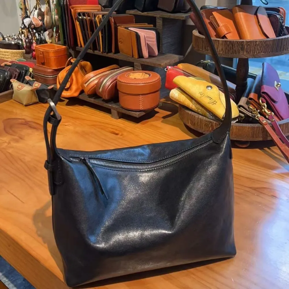 

Closed Hand-sewn Bag Versatile Classic Dumpling Texture Unique Versatile Stylish Simple Commuter Casual Messenger Armpit