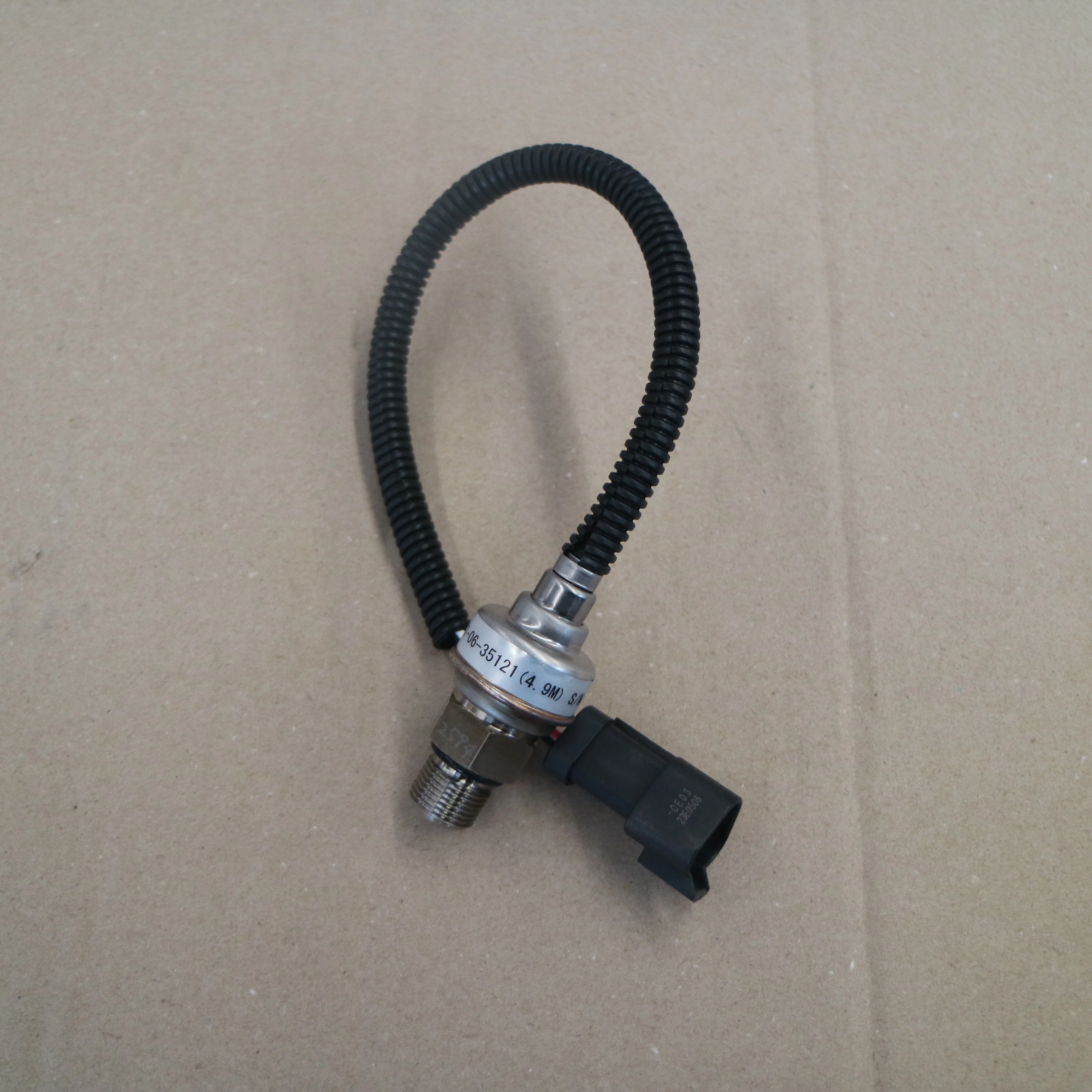 

New Pressure Sensor 421-06-35121 for WA380-6 WA470-6 WA430-6 Construction Machinery