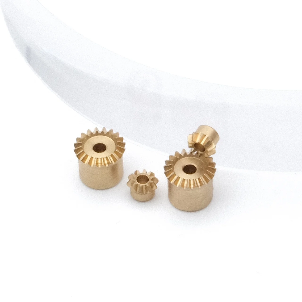 1:2 Bevel Gear 90-Degree Drive 0.4M 10/20 Teeth 1/2mm Mini DIY Model Car Precision Accessories Driving Wheel