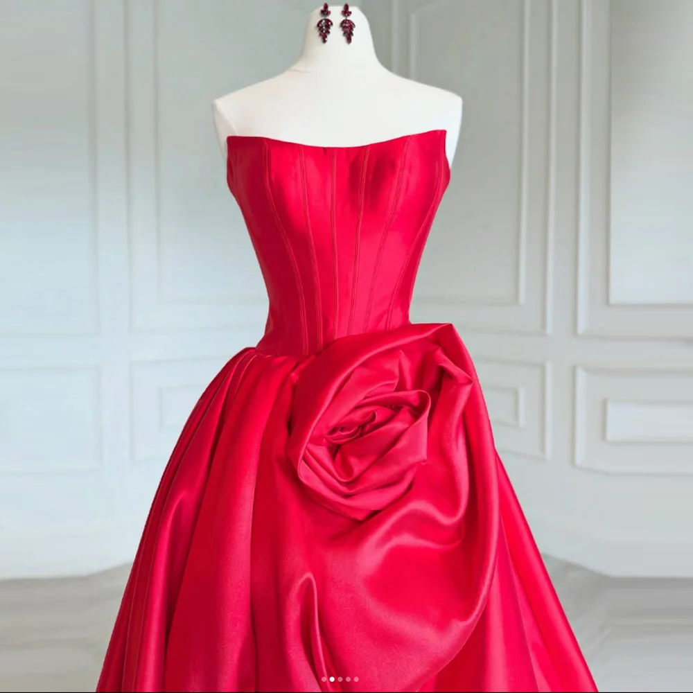 

Customized Floral Pleated Women Party Dress Red Long Evening Gowns Long Dubai Arabic Prom Dresses Strapless Sleeveless