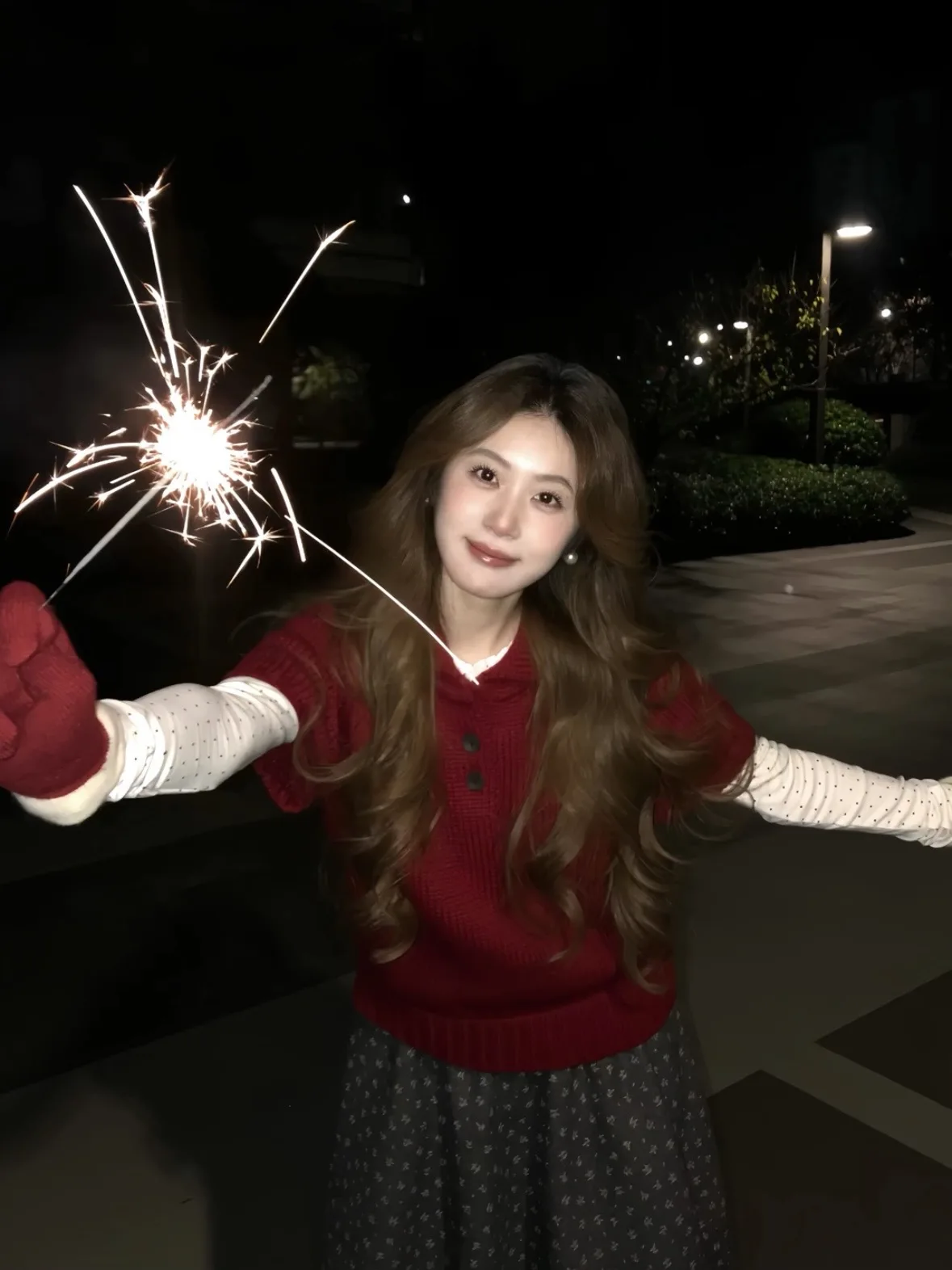 Czerwony sweter damski na Nowy Rok, dziergany, z węzłem, okrągły dekolt, oversize, idealny na zimę...