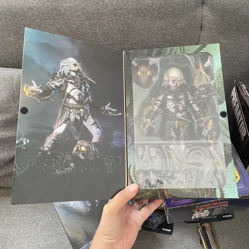 

NECA Figure Predator VS Alien Luxry Alpha Predator Hunter Series Action Figure Collectable Model Toys Desk Decoration Gifts