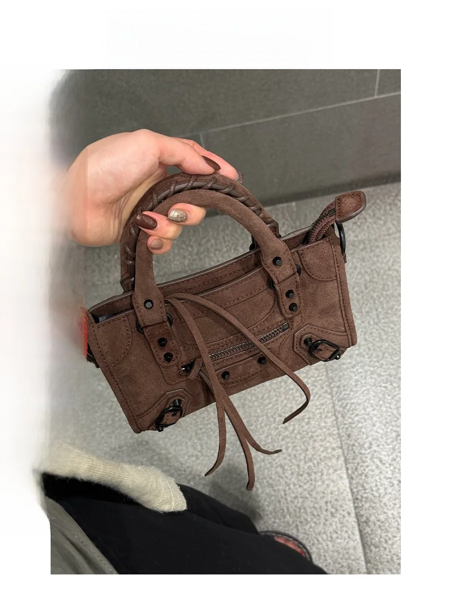 

Suede Rivet Bowling Bag Women's Handbag 2025 New Genuine Leather Motorcycle Bag Single oulder Slant Cross Tote Bag