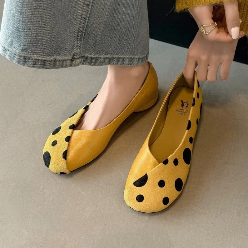 

Genuine Leather Sweet Style Yellow Polka Dot Shallow Single Shoes for Women, Niche Versatile Shoes, Slip-on Small Leather Shoes