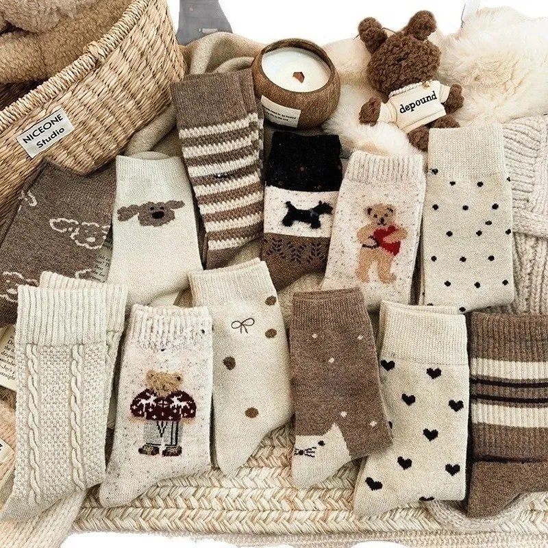 5/10 pairs of random color autumn and winter thick plush mid tube socks for women, Instagram style cute cartoon teddy bear socks