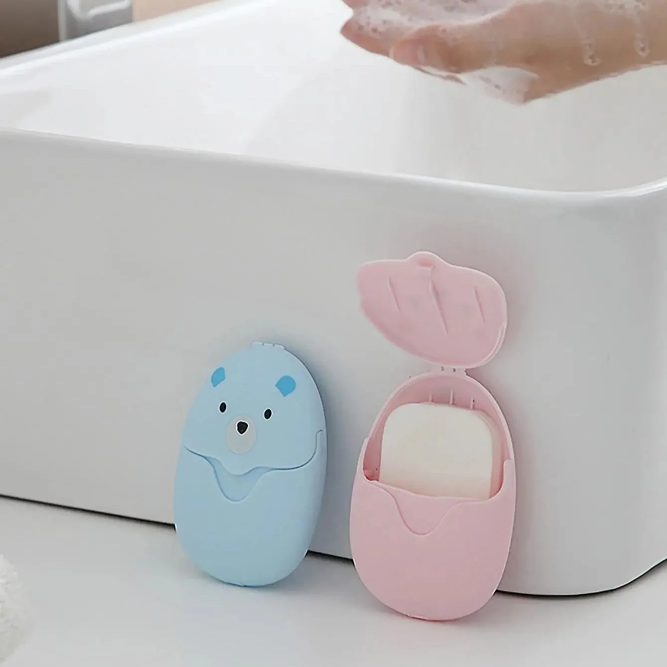 50pcs 여행 휴대용 종이 야외 일회용 손 씻기 비누 청소 비누 가정용으로 필수적인 휴대용 비누 상자