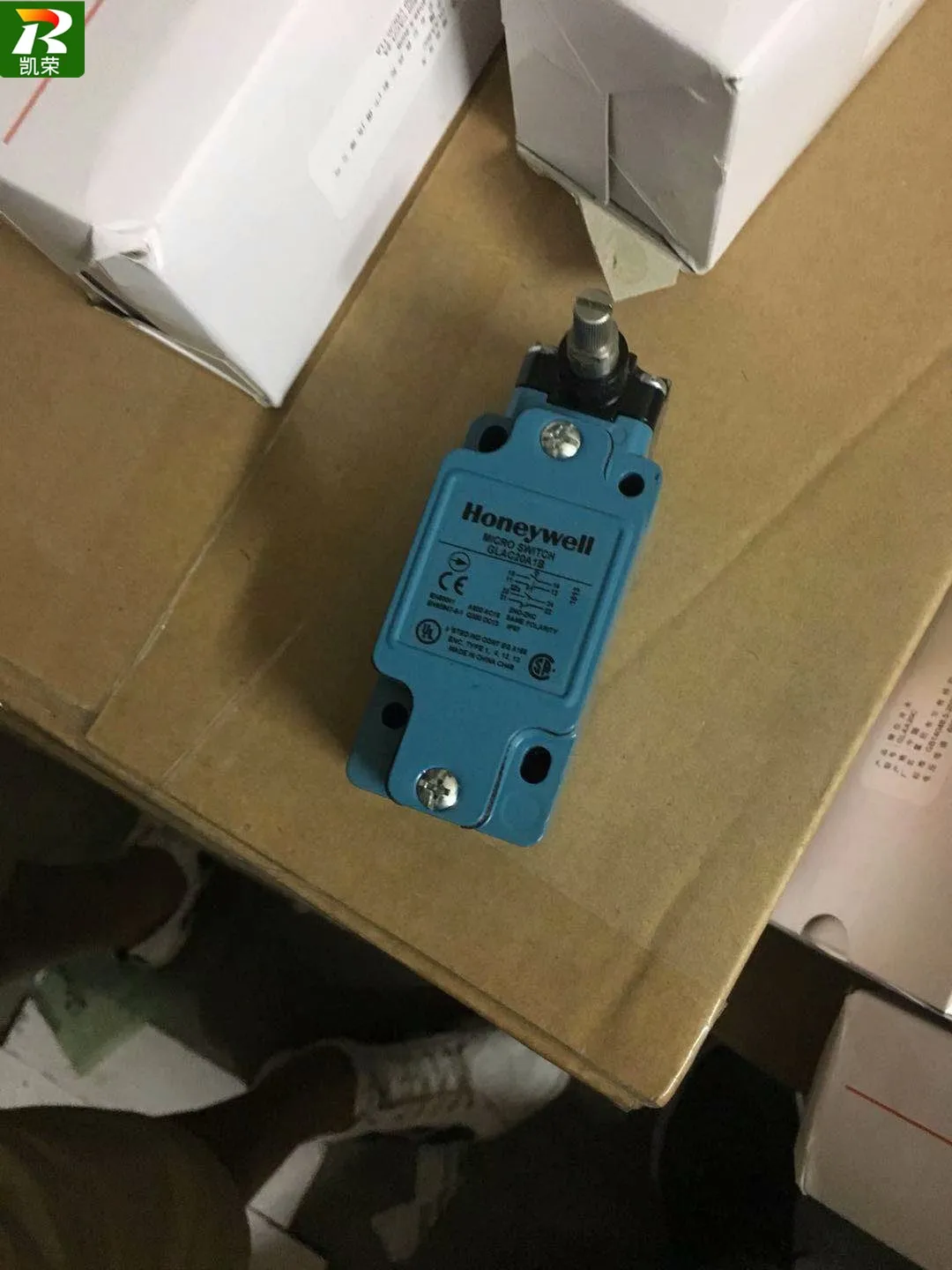 

Подлинный HONEYWEII Honeywell, позиционный переключатель, лед 20a1b GLAB20A1B SZL-WL-A