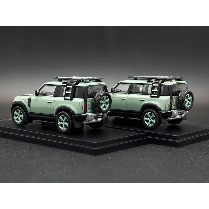 W magazynie AR BOX 1:64 Defender 90 110 75. rocznica uzupełniające akcesoria odlewana diorama kolekcja modeli samochodów zabawki