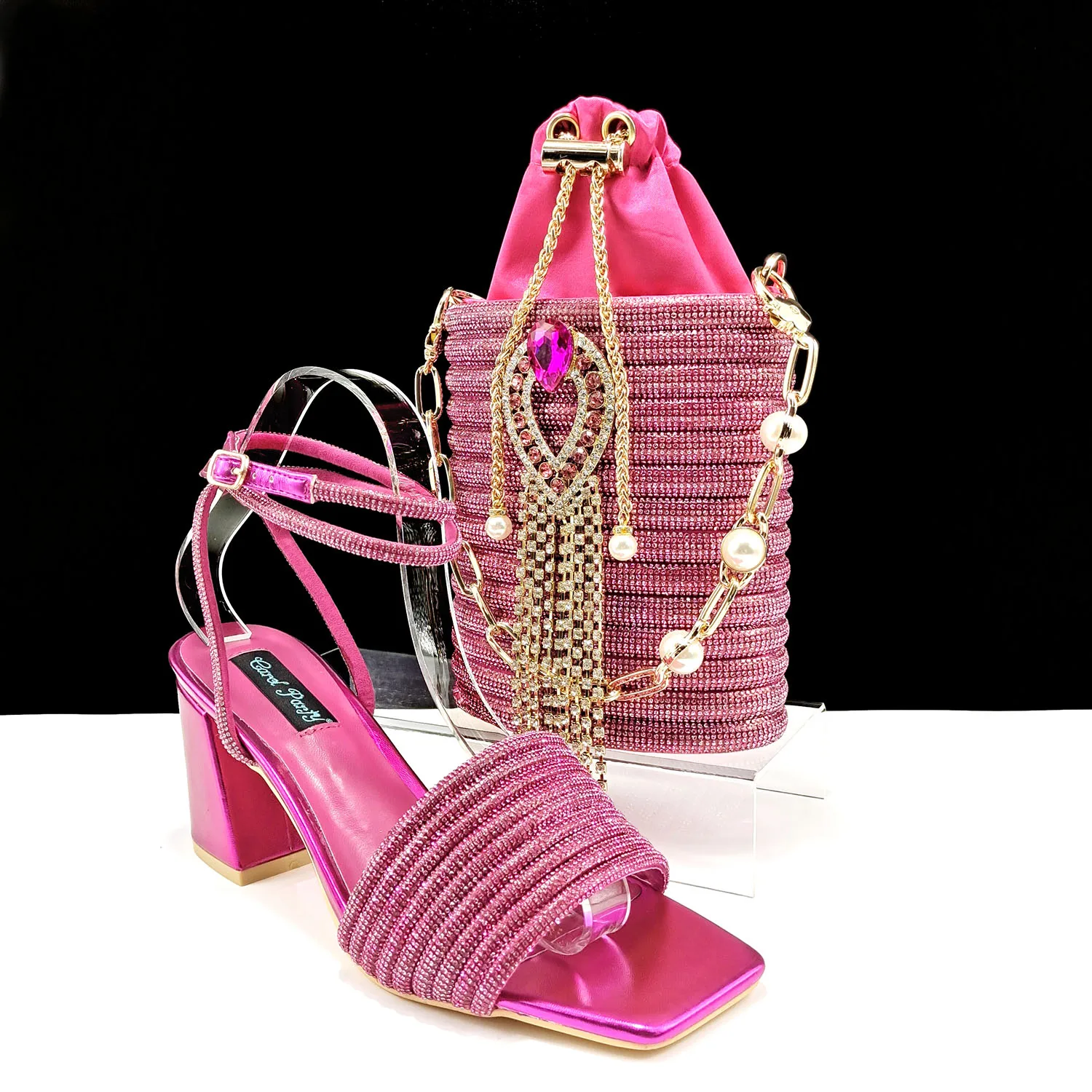 

Hot Selling Fuchsia Color Sandals and Big Diamond Tassels And Long And Short Double Chains Design Bag for Party Wedding