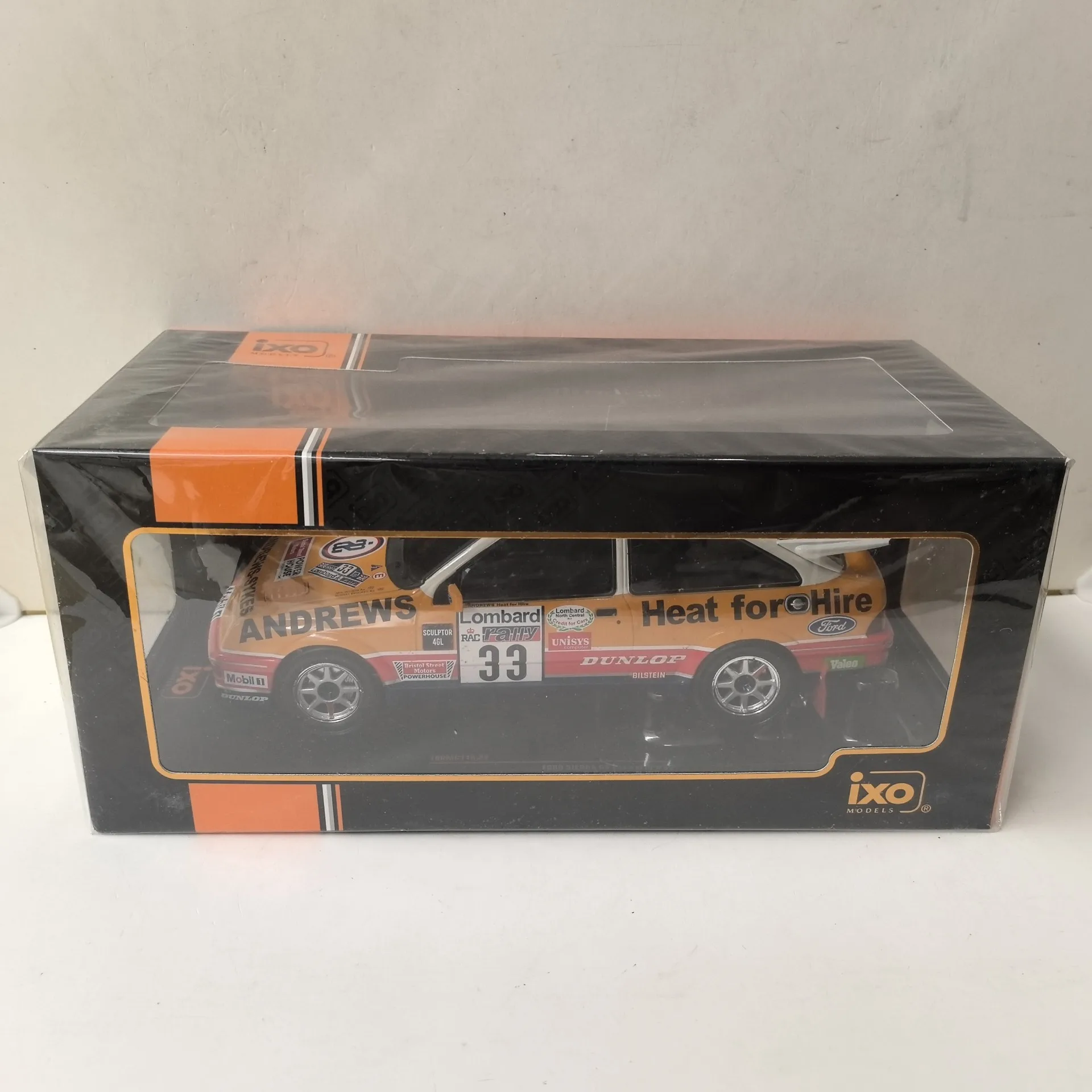 

Diecast IXO 1/18 Scale FORD SIERRA RS COSWORTH #33 1989 Ford Racing Alloy Car Model Collectible Toy Gift Souvenir Display