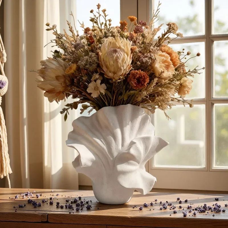 Ceramic Vase, Garden Inspired Pattern, Artistic Shell Design, Handmade, Suitable for Home Living Room Desktop Flower Arrangement