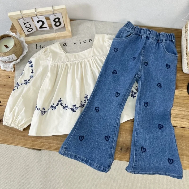 

Girls' Love Printed Jeans Spring and Autumn 2026 New Product for Girls' Fashion Elastic Waist Micro-flare Pants 2-8 Years Old