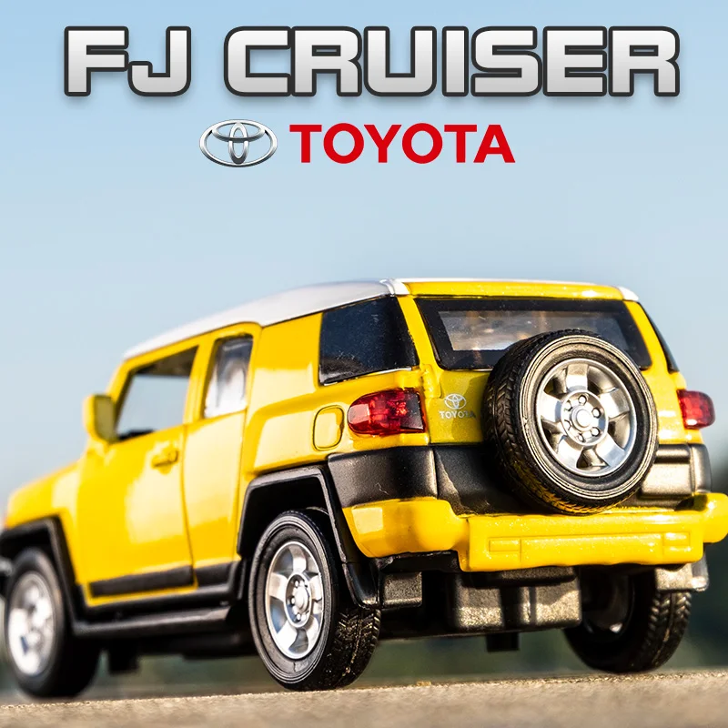 1:32 TOYOTA FJ CRUISER Alloy Car Model Diecasts & Toy Vehicles Toy Car Metal Collection Model High Simulation Toys For Children