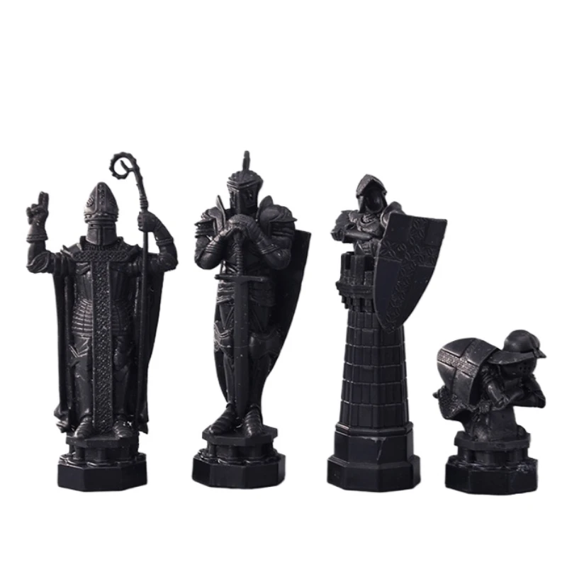 Bishops ราชินีกษัตริย์ rook Knight เบี้ยทหารของยามของกษัตริย์หมากรุกสีขาวสีดำยุคกลางประติมากรรมโมเดล