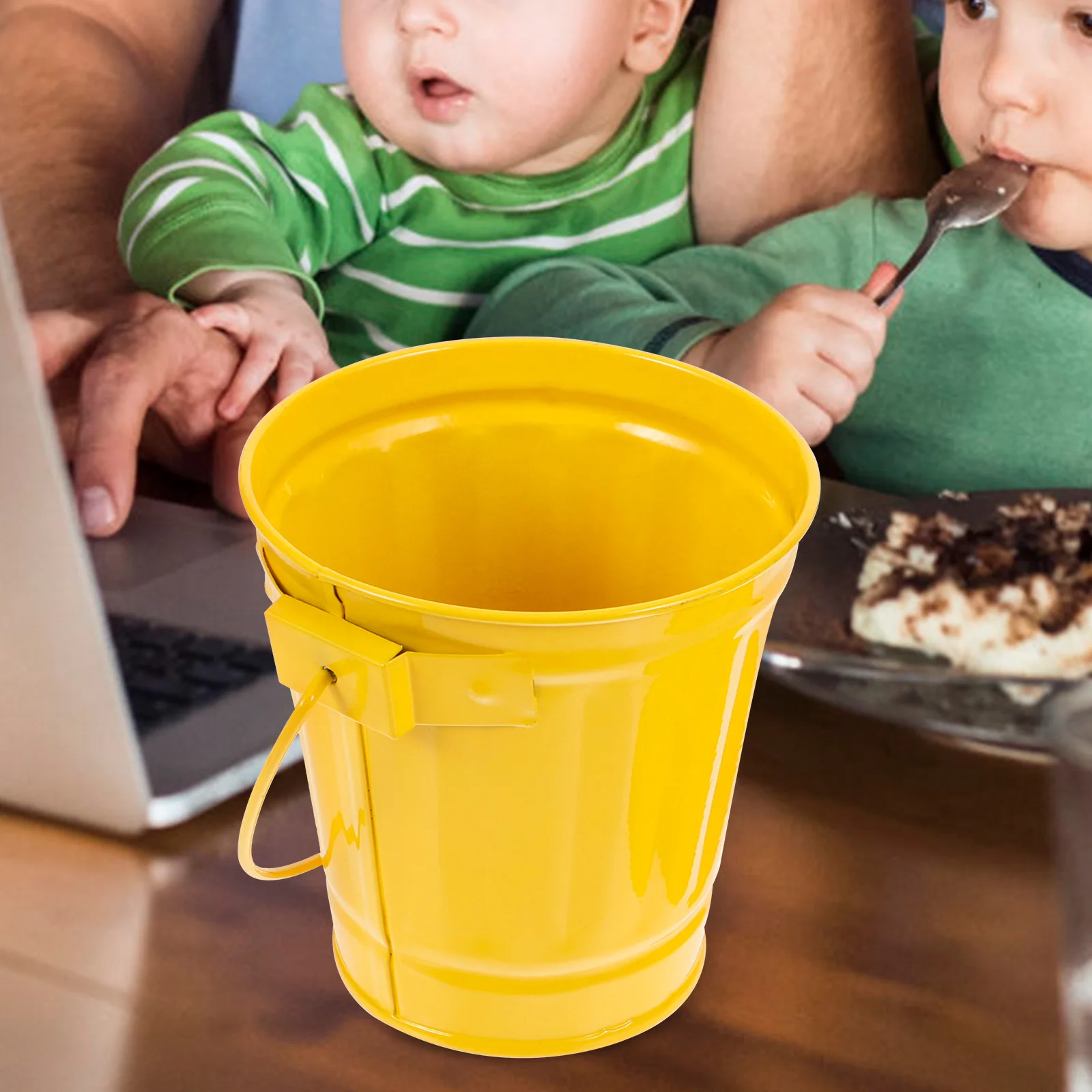 

Mini Iron Trash Can 9x10 5x6 5cm Yellow Car Office Kitchen Living Room Waste Basket Metal Rubbish Bin Countertop Garbage