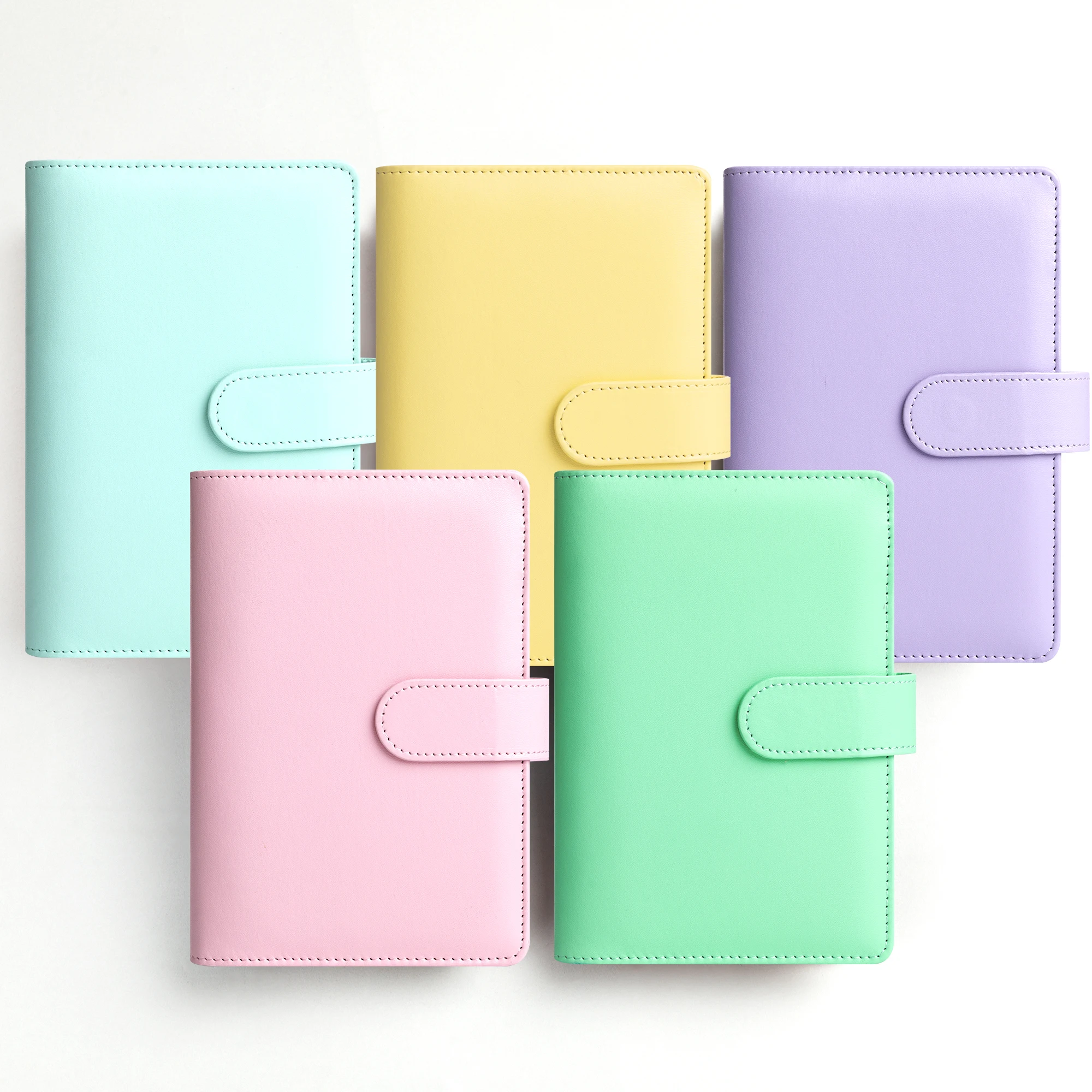 Бюджетный планировщик из искусственной кожи с конвертами для наличных денег и страницами план. Цветной блокнот с карманами для переплета формата А6 на молнии и бумагами для этикеток.