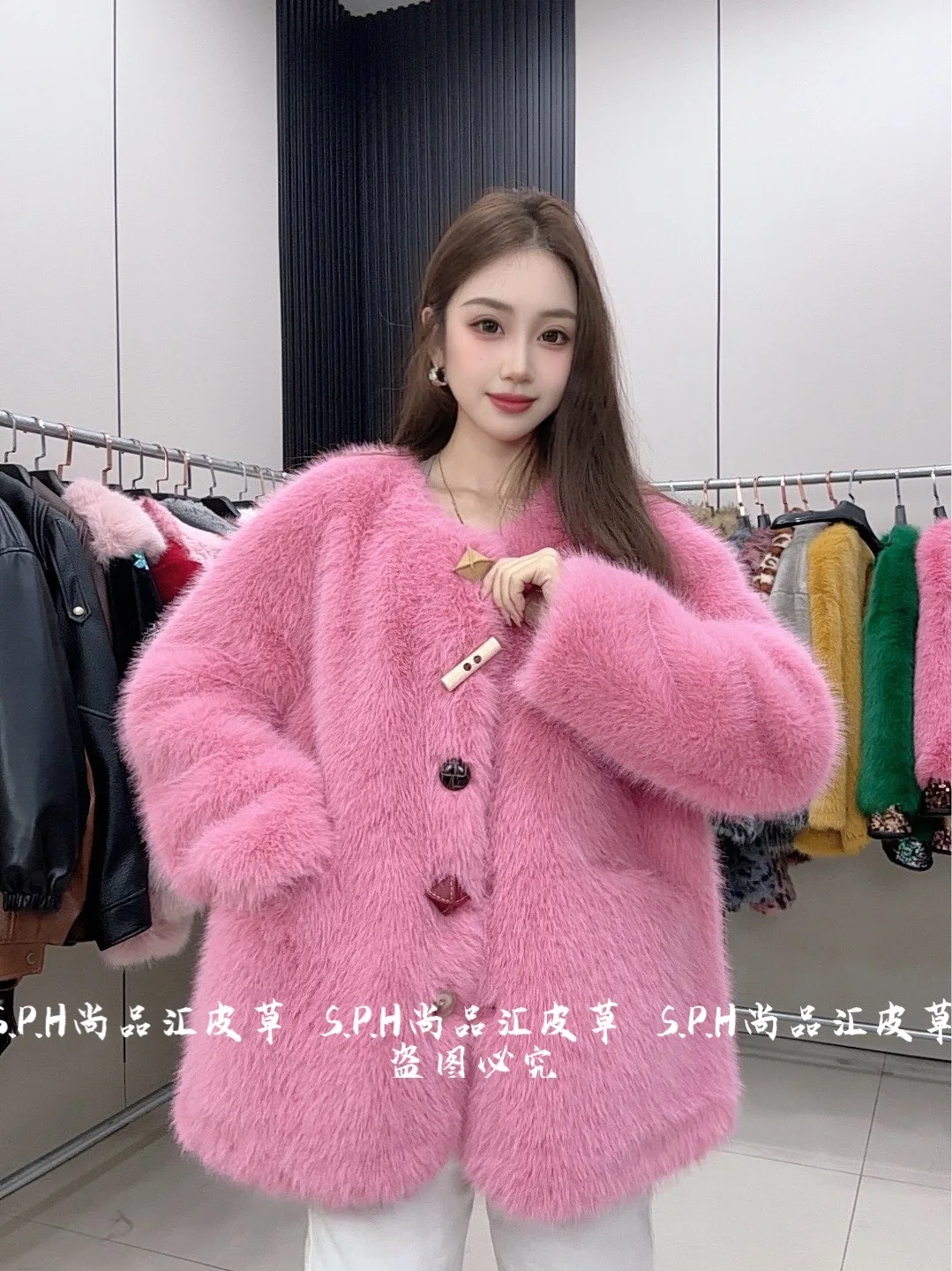 Winter New Women's Soft Comfortable Thickened Design Slimming Furry Coat Popular Design Long-sleeves Single-breasted Faux Fur