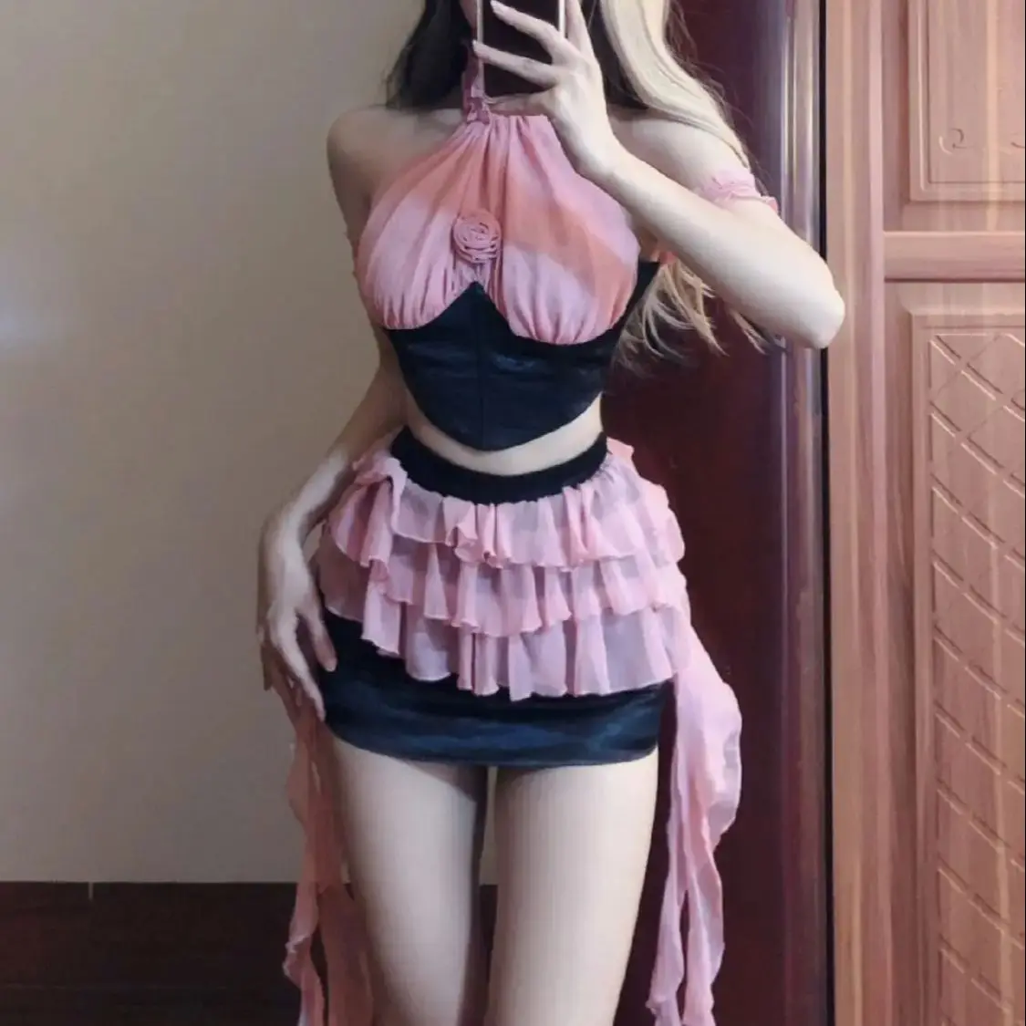 Two-Piece Skirt Suit Sweet Contrast Color Sleeveless Hanging Neck Rose Top Irregular Hip Wrapping Lace Ribbon Skirt Cake Short