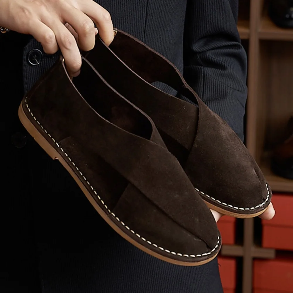 

Нишевые сандалии в стиле ретро, повседневные простые и универсальные удобные дышащие сандалии на плоской подошве из мягкой кожи из коровьей замши