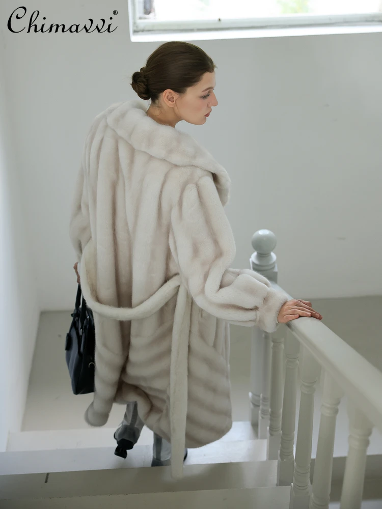 Abrigo de piel de visón blanco de gama alta Otoño Invierno nueva moda gruesa elegante ajustado con cordones traje cuello chaquetas de piel cálidas para mujer