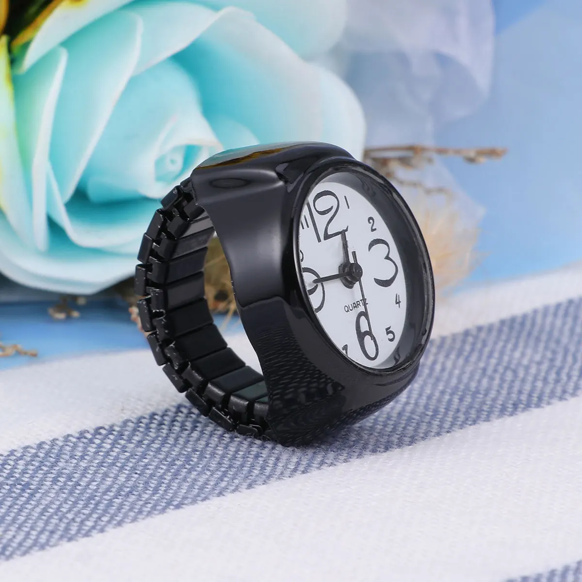 

1pc Fashion Finger Mini Quartz Fashion Watch Unisex For Watch Finger Ring Watch-Shaped Ring Friends Black