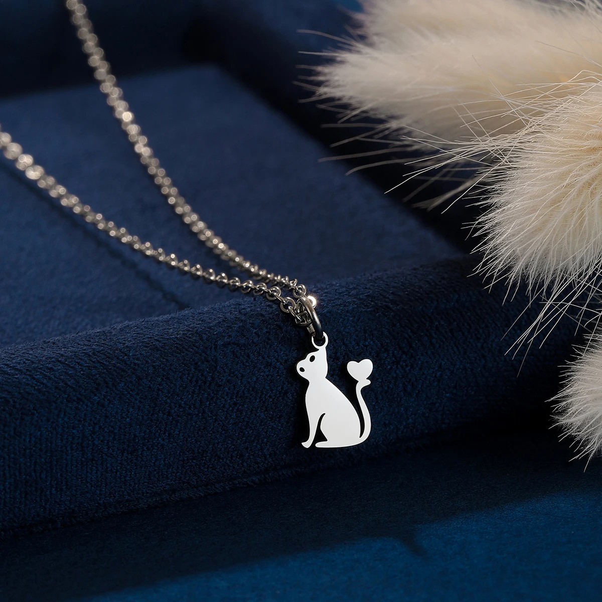 Kinitial Sitting Cat Women's Necklace Trendy Animal Heart Kitten Pendant Necklace Stainless Steel Jewelry Valentine Gift