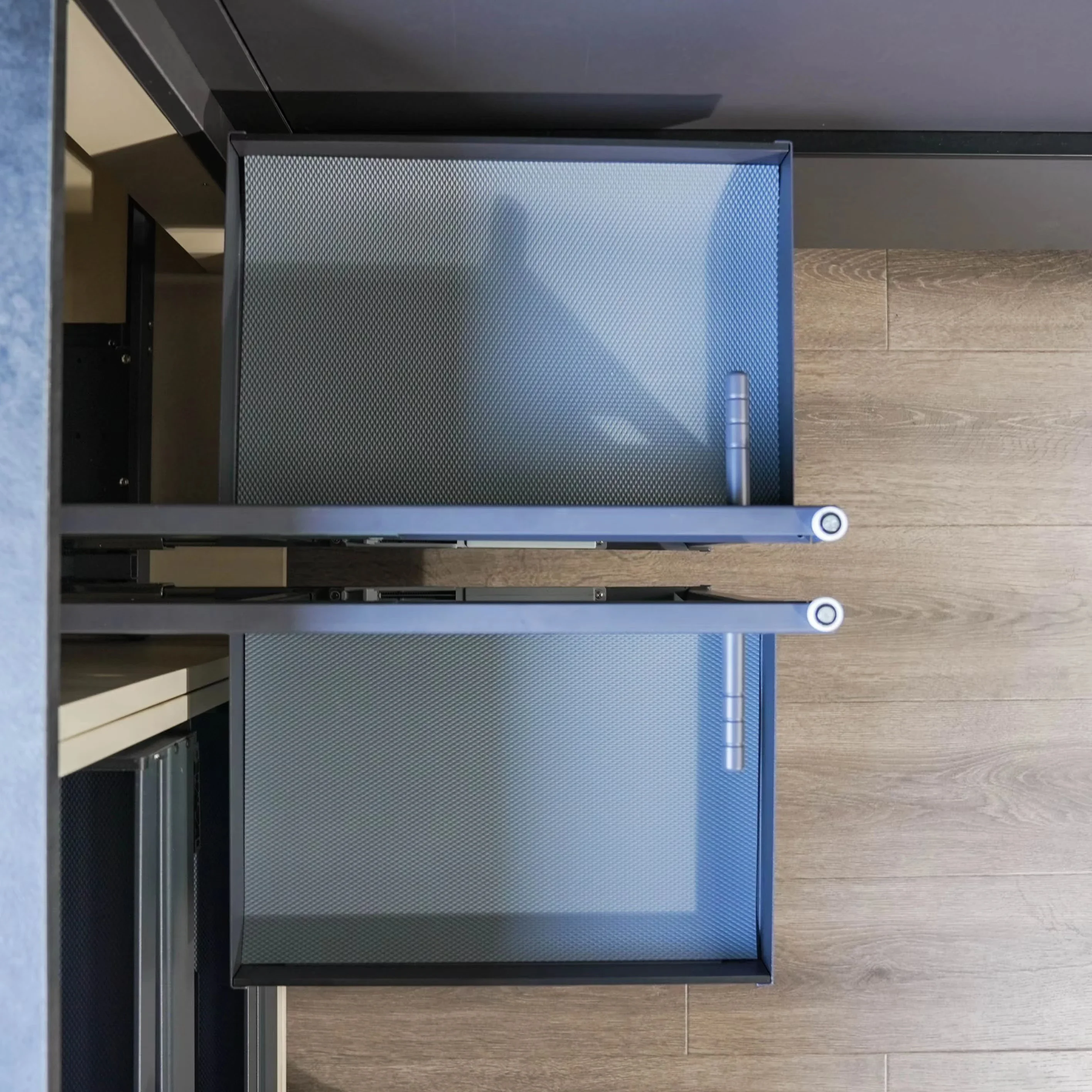 Cestini angolari magici estraibili completi con vetrini a chiusura morbida Cestini sospesi in vetro