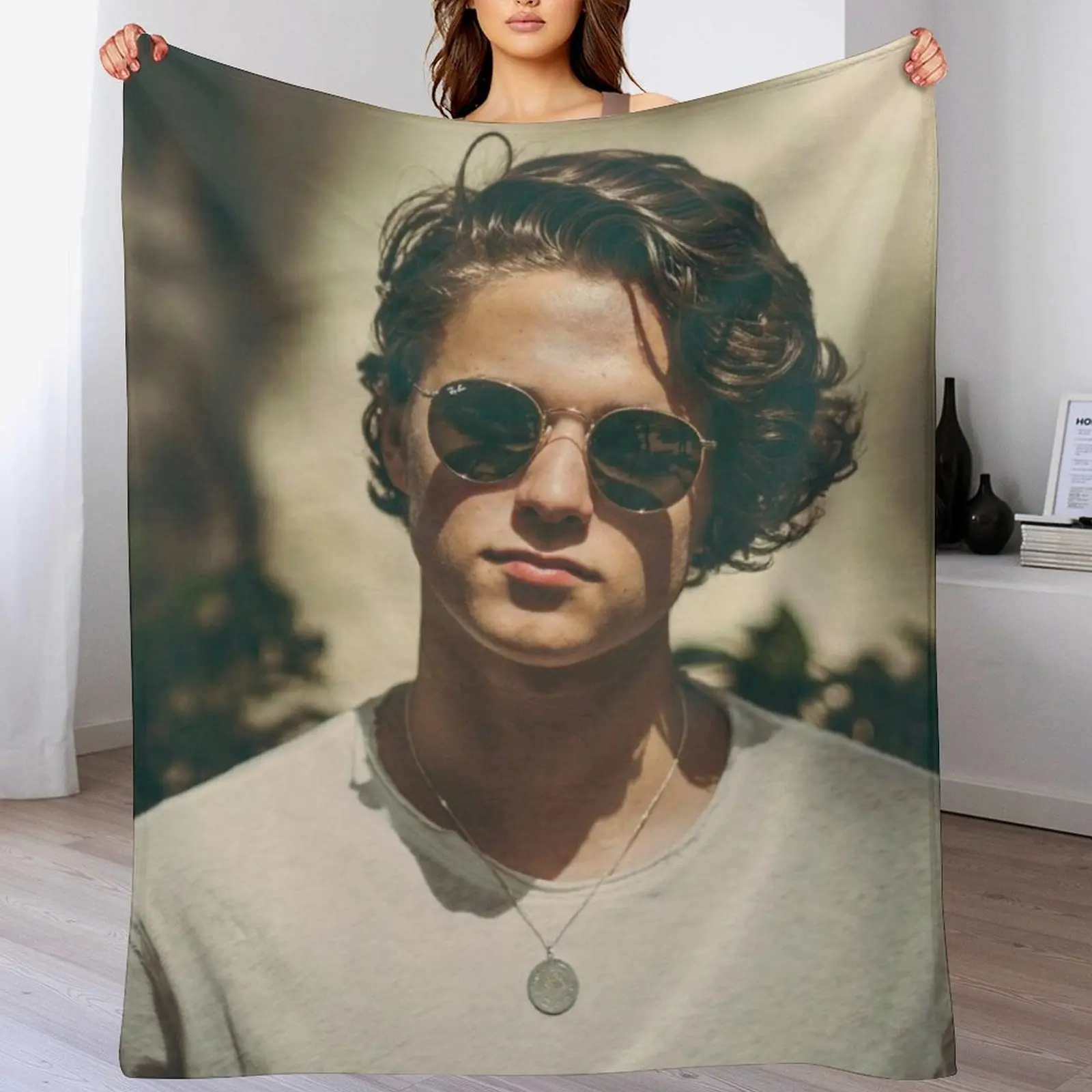 

Best Design Personalized Fit Blanket Pin Button Mask Phone Wallet T-Shirt Sticker Case! Throw Blanket For Sofa Thin Blankets