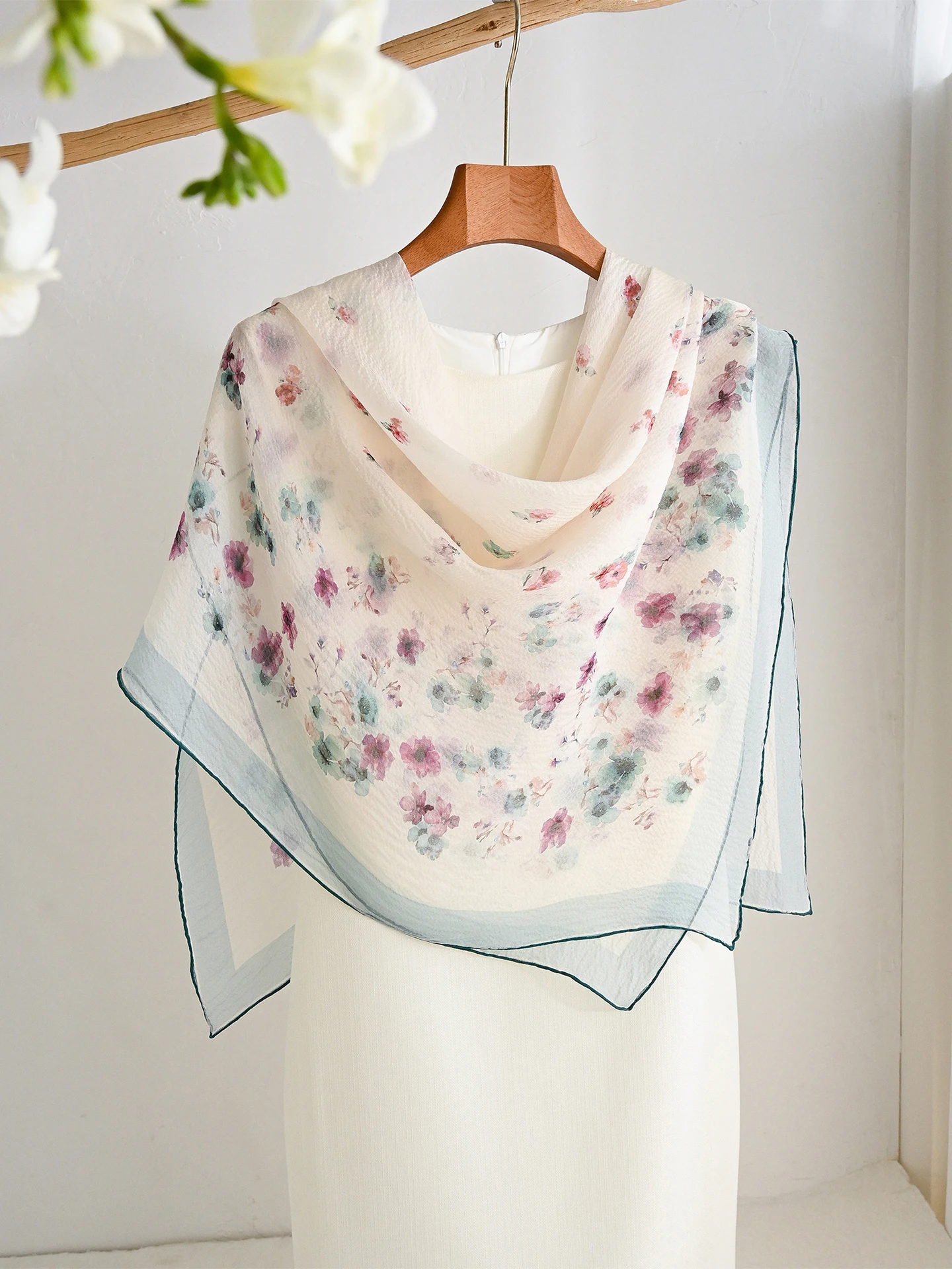 sciarpa-in-seta-di-alta-qualita-con-perle-leggera-da-donna-sensazione-di-lusso-protezione-solare-sottile-primavera-estate