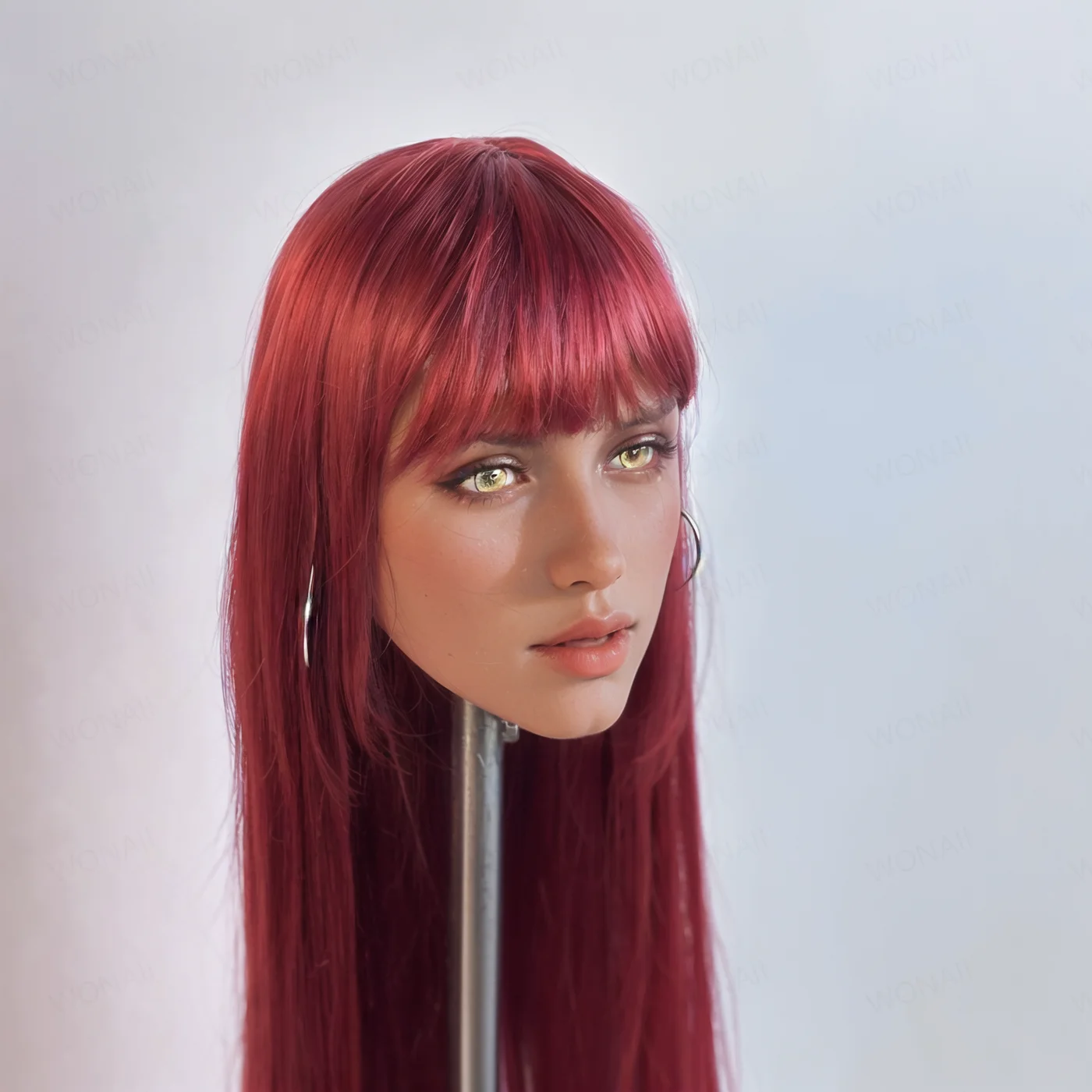 والشعر الوردي والعيون الزرقاء، بما في ذلك الشعر التركيبي المصاحب والعيون القابلة للتحويل، ووصلات البراغي M16 مستقرة، وهي مناسبة جدا لعرض الجمال والأزياء