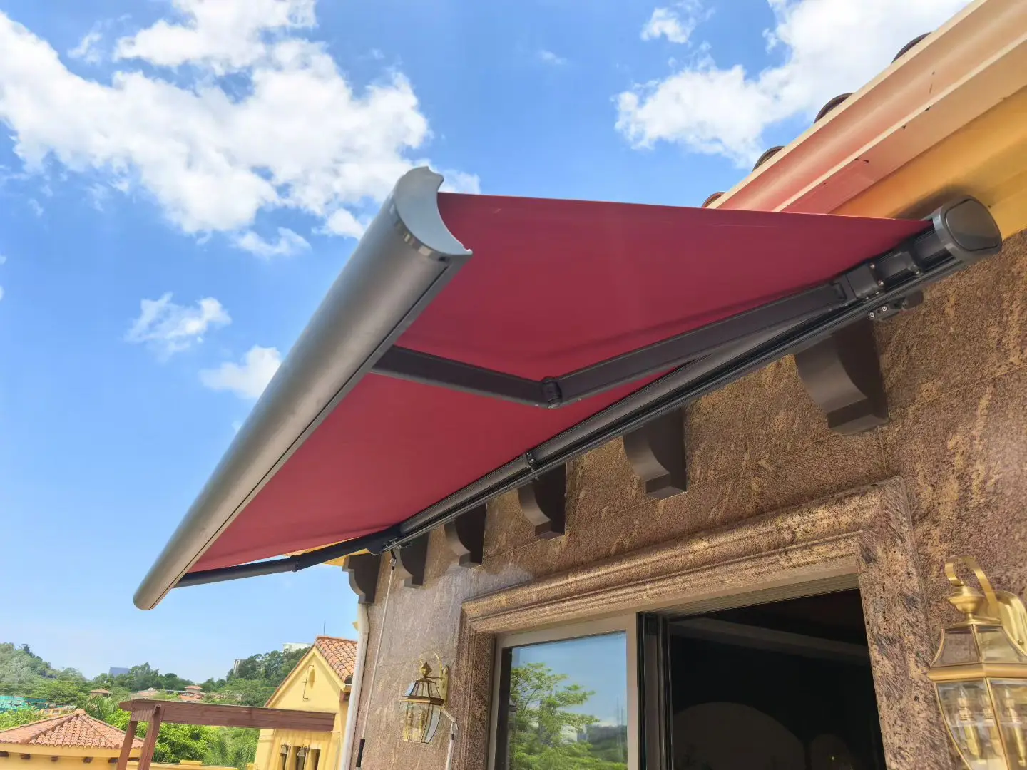 Direct Sale From Manufacturer Motorized Retractable Awning for Balcony & Outdoor Aluminum Alloy Frame Cassette Design