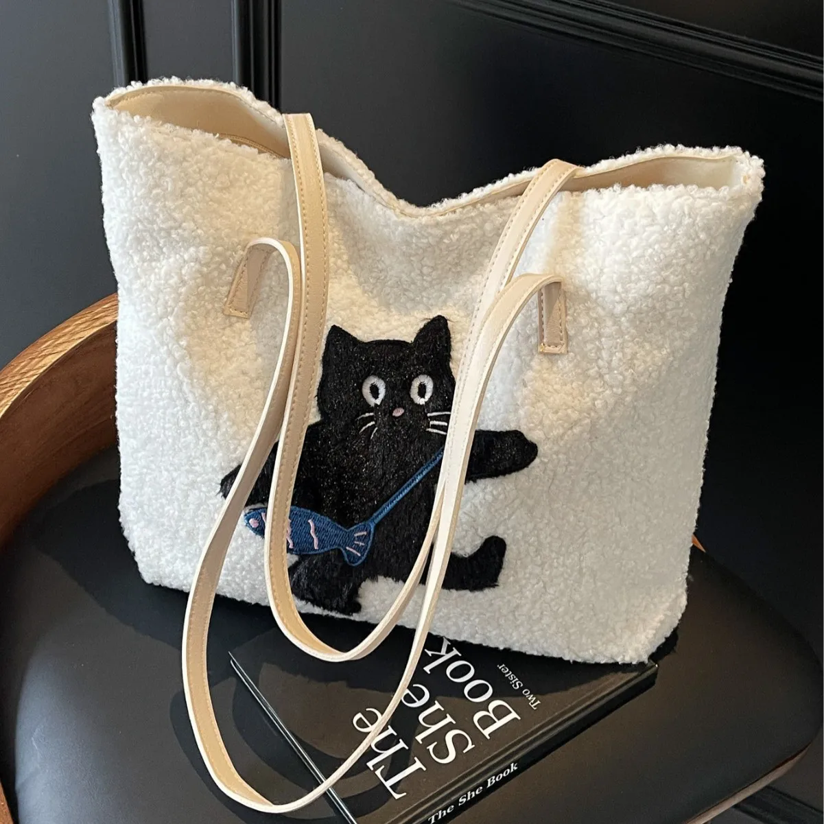 

Cute Black Cat & Fish Embroidered Teddy Tote Bag Women's Fluffy Shearling Shoulder Bag Casual Cartoon Fashion Handbag for Daily