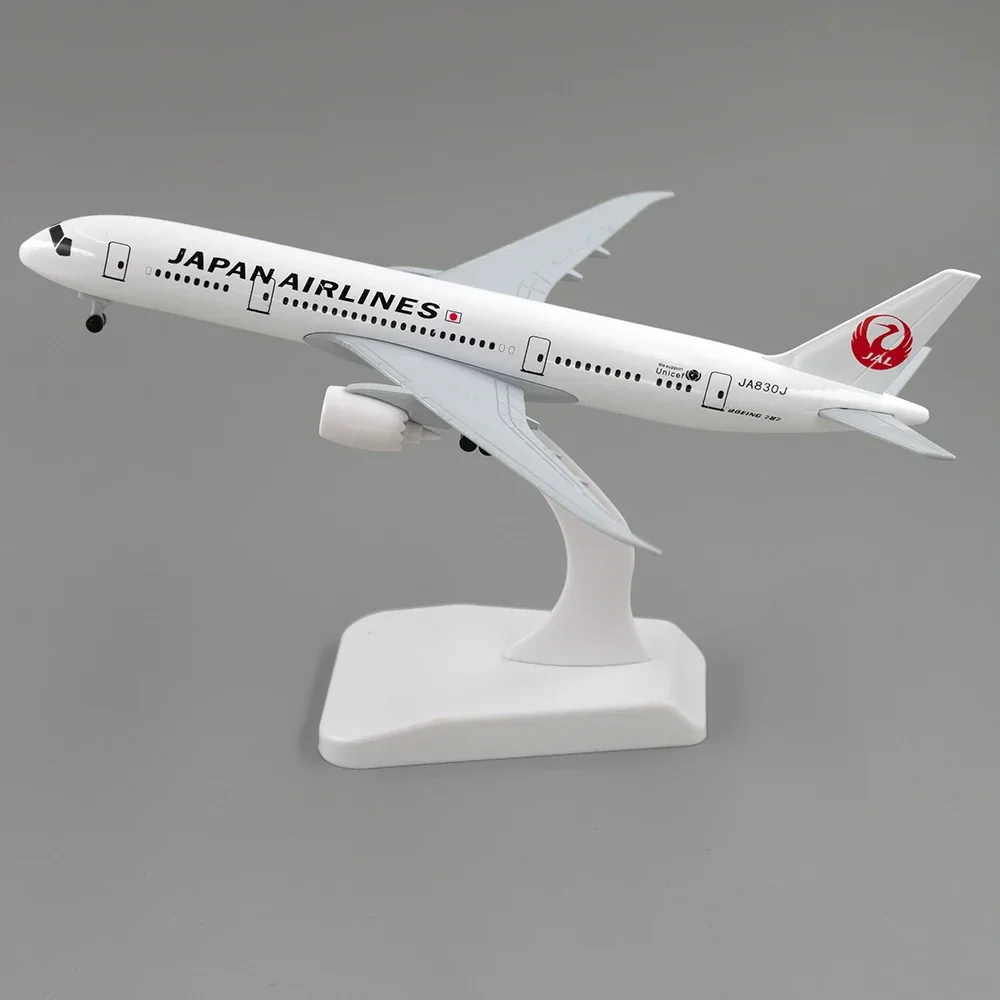 18cm Aircraft Boeing 787 Japan Airlines Alloy Plane B787 with Wheel Model Toys Children Kids Gift for Collection Decorations